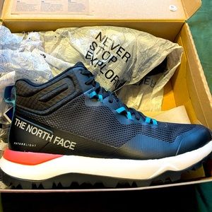 mens north face activist mid hiking boots - new in box!